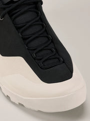 Black / Arctic Silk